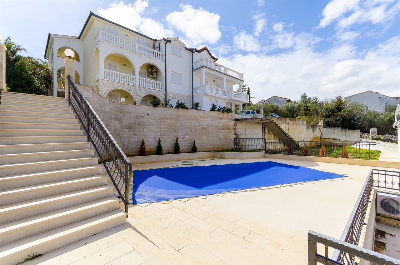 Apartments Krusica Трогір Екстер'єр фото