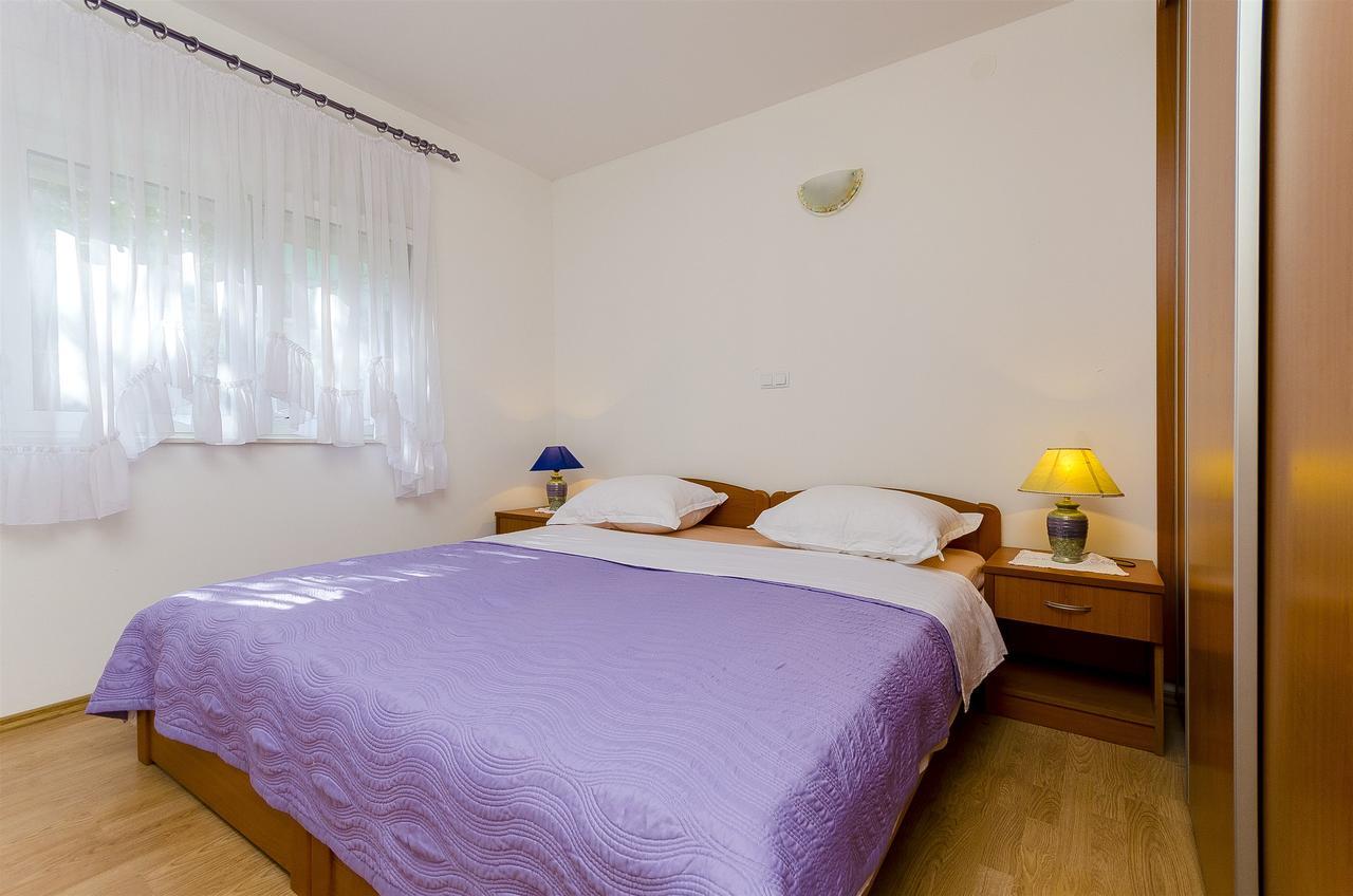 Apartments Krusica Трогір Екстер'єр фото