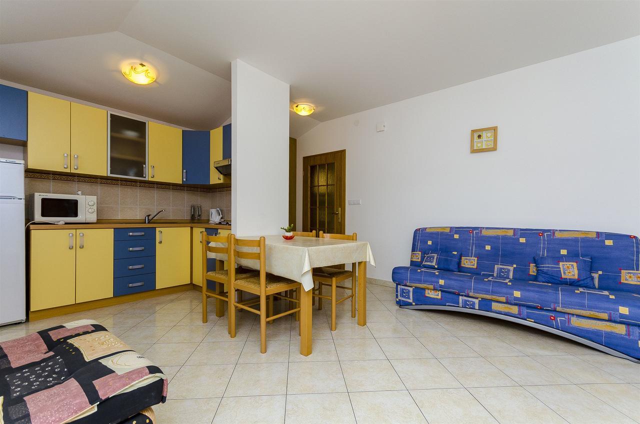 Apartments Krusica Трогір Екстер'єр фото