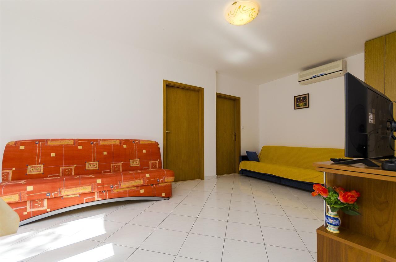 Apartments Krusica Трогір Екстер'єр фото