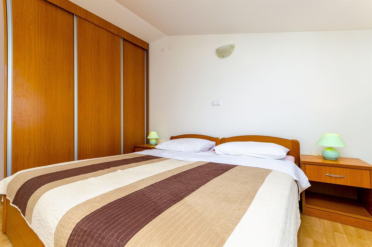 Apartments Krusica Трогір Екстер'єр фото